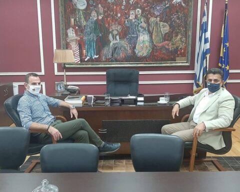 Συνάντηση Ζ. Τζηκαλάγια και Γ. Κορεντσίδη στο Δημαρχείο Καστοριάς
